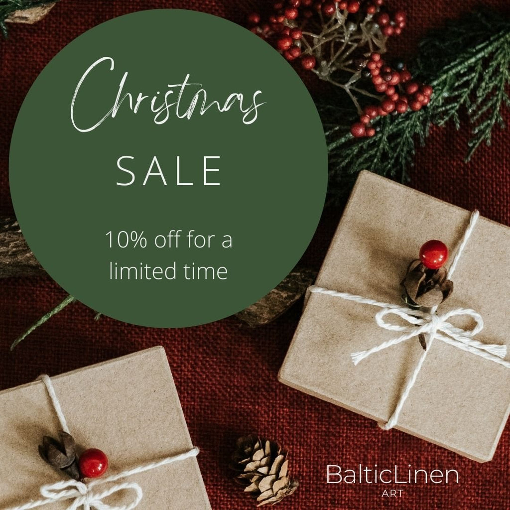 Announcement: Christmas sale 10% off for a limited time, featuring gifts wrapped in festive paper