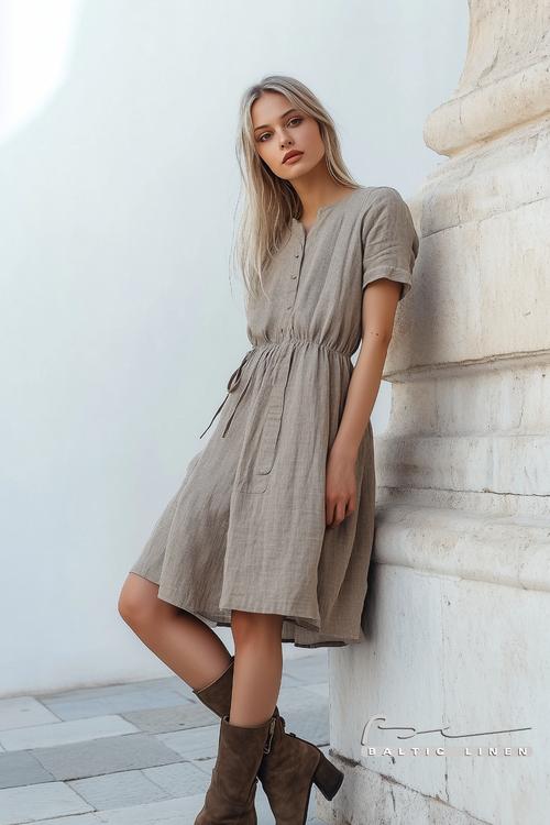 High-angle portrait in chic linen dress at Plaza de España