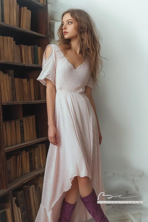 Eco-Friendly Burgundy Fashion Inspiration from Granada’s Waves