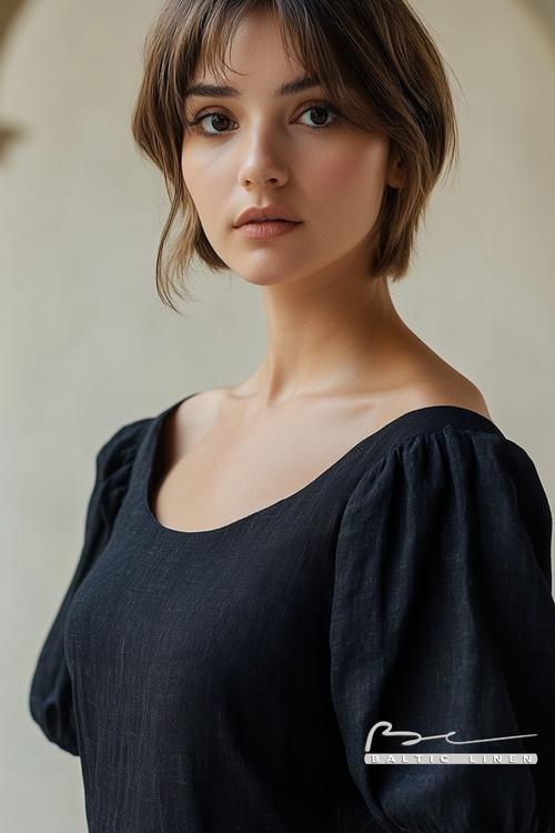 Stunning fashion shot in Granada featuring an elegant black linen top
