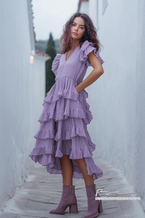 Lavender dress in Granada’s Albaicín district at night