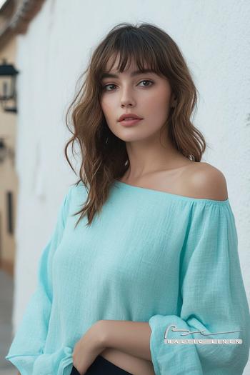 Stunning aquamarine outfit inspiration in the Albaicín, Granada.