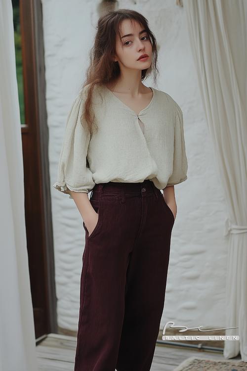 Stylish eco-friendly linen blouse in beautiful Locronan setting