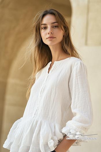 Chic white linen blouse for stunning casual fashion inspiration