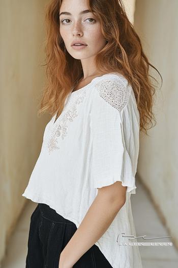 Stunning fashion inspiration with elegant styles from historic Granada