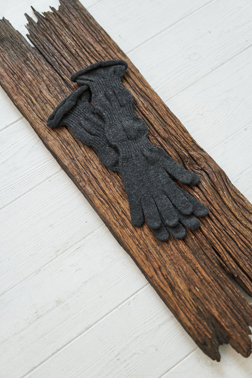 Image 17 of Comfortable handmade knitted sheep-wool mittens from Baltic Linen