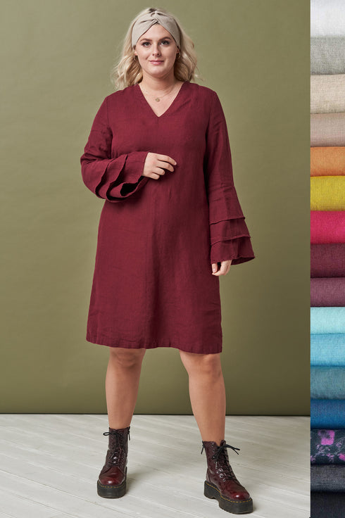 Image 8 of Vintage linen dress features a deep V-neckline and side pockets Muna from Baltic Linen