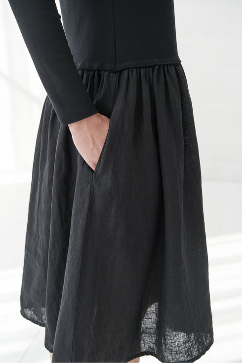 Image 8 of Soft linen dress made with a hood and side pockets Jona from Baltic Linen