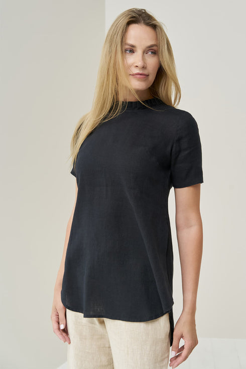 Image 6 of Pure linen blouse features short sleeves and a comfortable fit Gerda from Baltic Linen