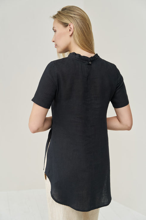 Image 5 of Pure linen blouse features short sleeves and a comfortable fit Gerda from Baltic Linen