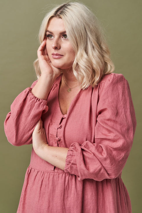 Image 4 of Linen shift dress with front buttons and pockets on the side Sydney from Baltic Linen