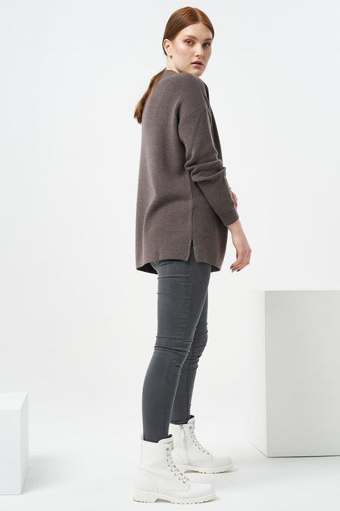 Image 8 of Merino wool sweater with a round neckline and long sleeves Flow from Baltic Linen