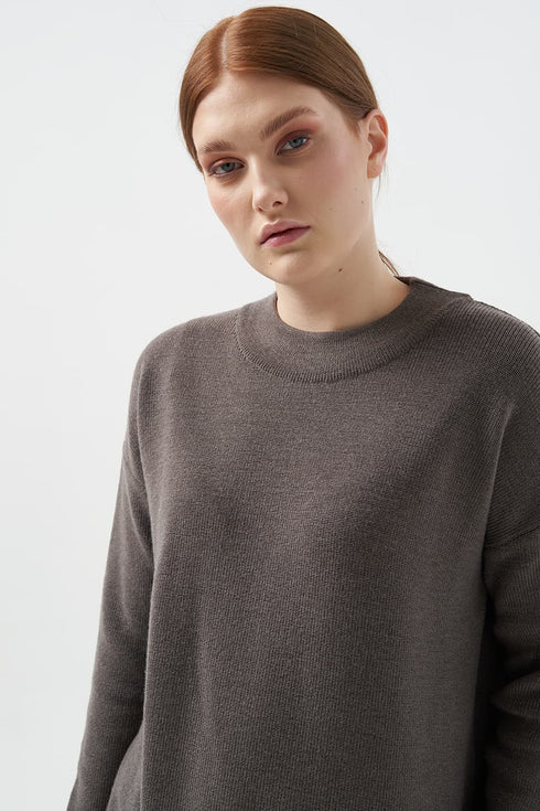 Image 10 of Merino wool sweater with a round neckline and long sleeves Flow from Baltic Linen