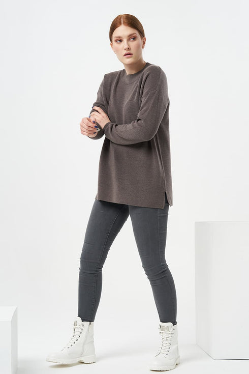 Image 11 of Merino wool sweater with a round neckline and long sleeves Flow from Baltic Linen