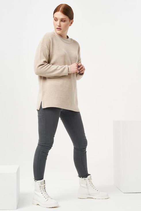 Image 2 of Merino wool sweater with a round neckline and long sleeves Flow from Baltic Linen