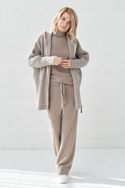 Image 9 of Merino wool sweater with long sleeves and a zipper Alice from Baltic Linen