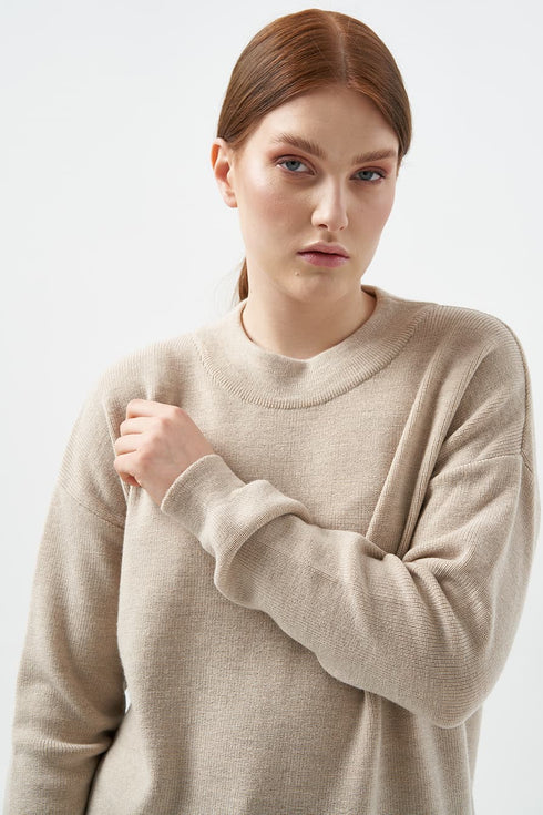 Image 12 of Oversize merino wool sweater with long sleeves - perfect for winter from Baltic Linen